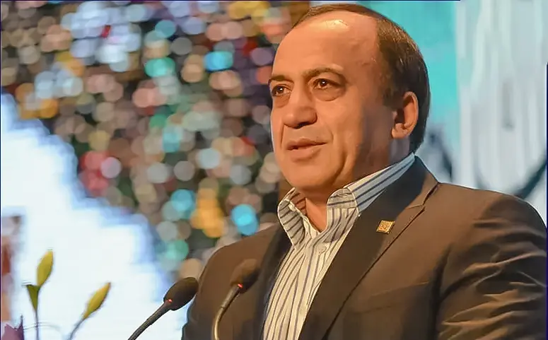 احد عظیم زادهبزرگ‌ ترین تاجر فرش ایرانی