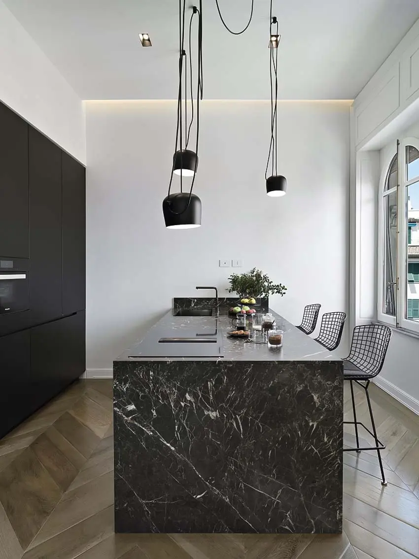 سنگ مرمر سفید یا سیاه