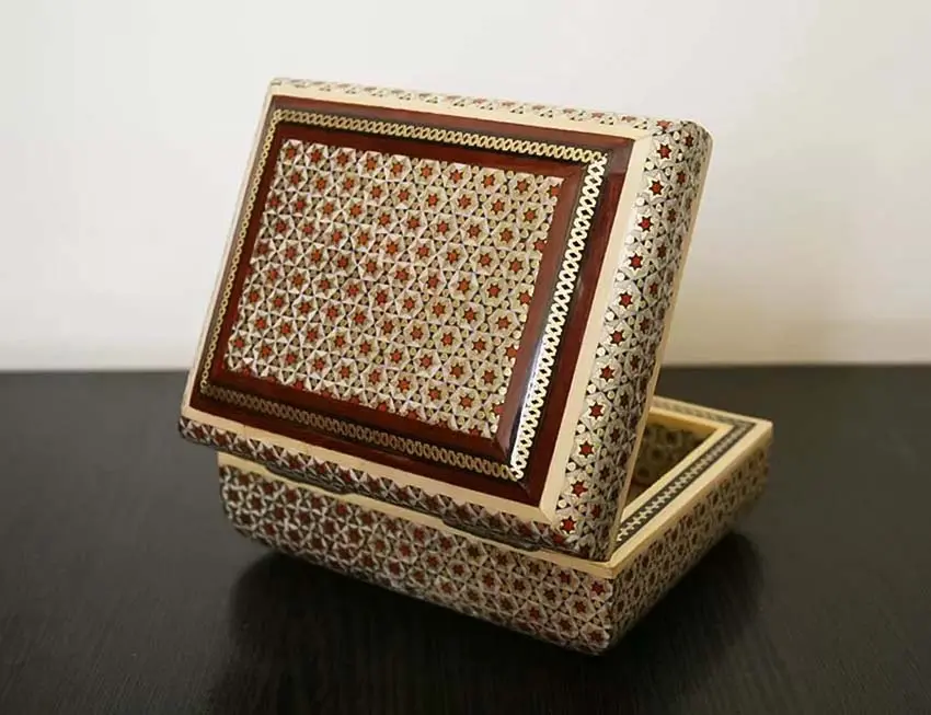 The art of inlay workهنر خاتم‌کاری