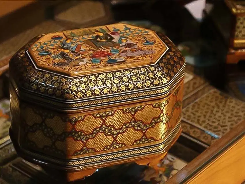The art of inlay workهنر خاتم‌کاری