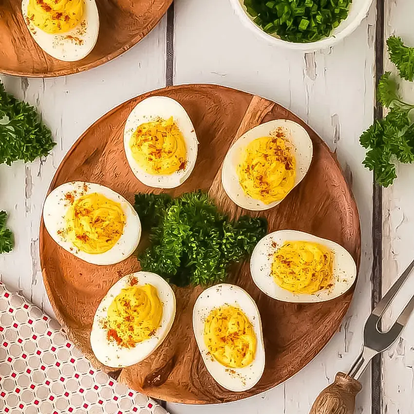 شکم پر کردن تمخم مرغ با گردو