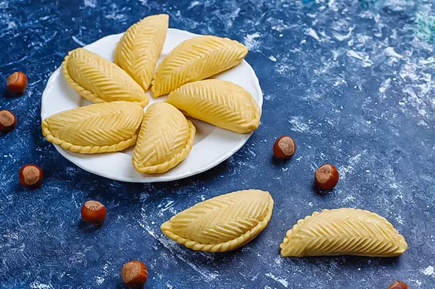 شکمرک یا شکربورا (Shekerbura)