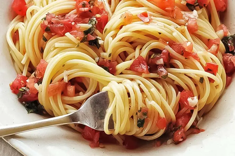 پاستا با سس گوجه فرنگی 