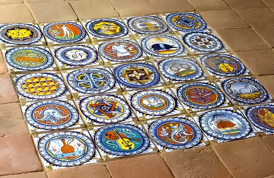 سرامیک‌های ماجولیکا