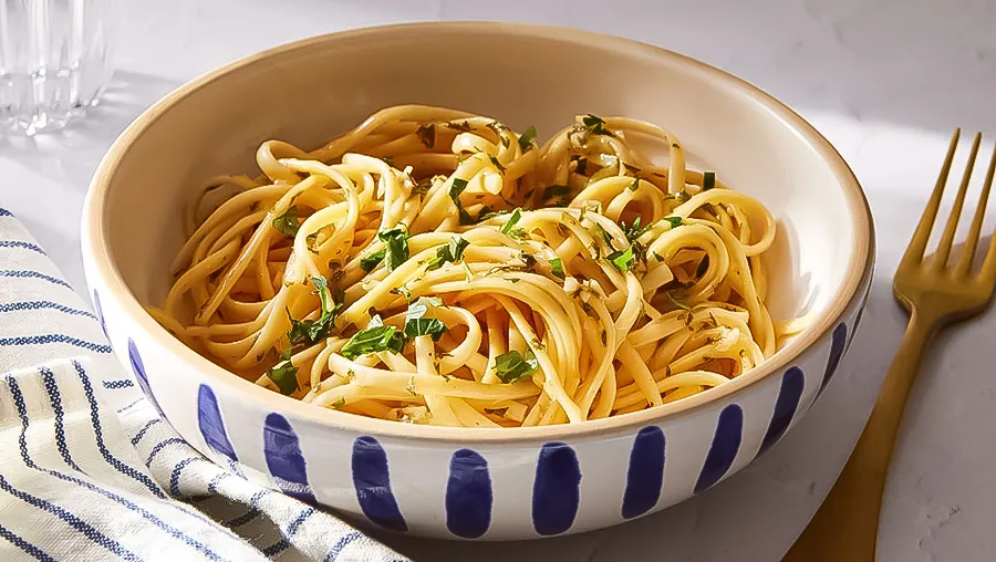 پاستا لینگوئینی-فرق پاستا لینگوئینی و اسپاگتی-طرز تهیه پاستا لینگوئینی